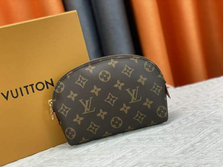 Picture of Louis Vuitton Wallets _SKUfw232841584fw